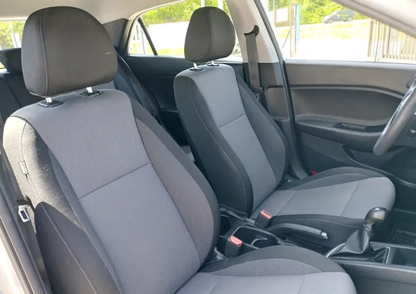 Hyundai i20 cena 41950 przebieg: 130772, rok produkcji 2018 z Niemcza małe 172